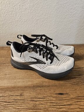 Brooks Revel 4 Running Shoes Womens Size 7.5